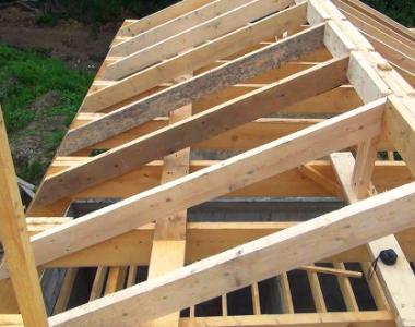 Этапы строительства двухскатной крыши углом своими руками Мауэрлат обязательно ли класть на